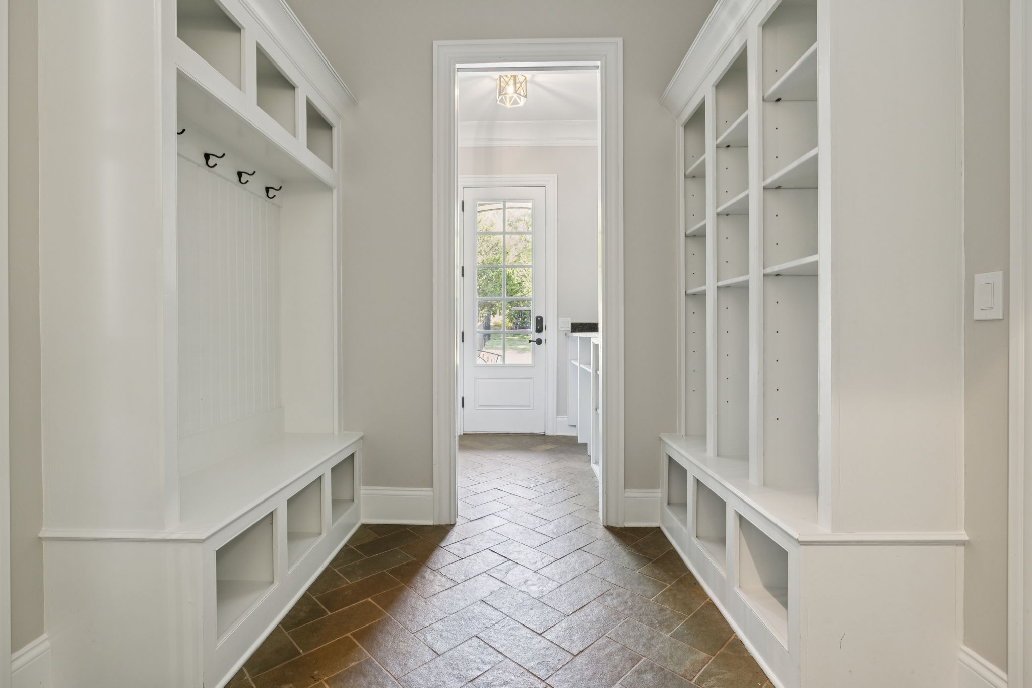 9256 Wardley Park Ln