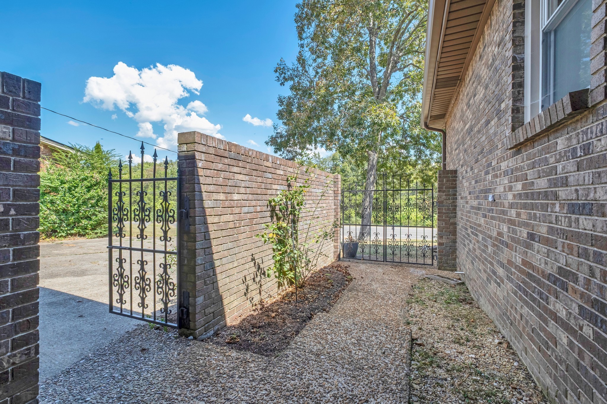 3808 Anderson Rd
