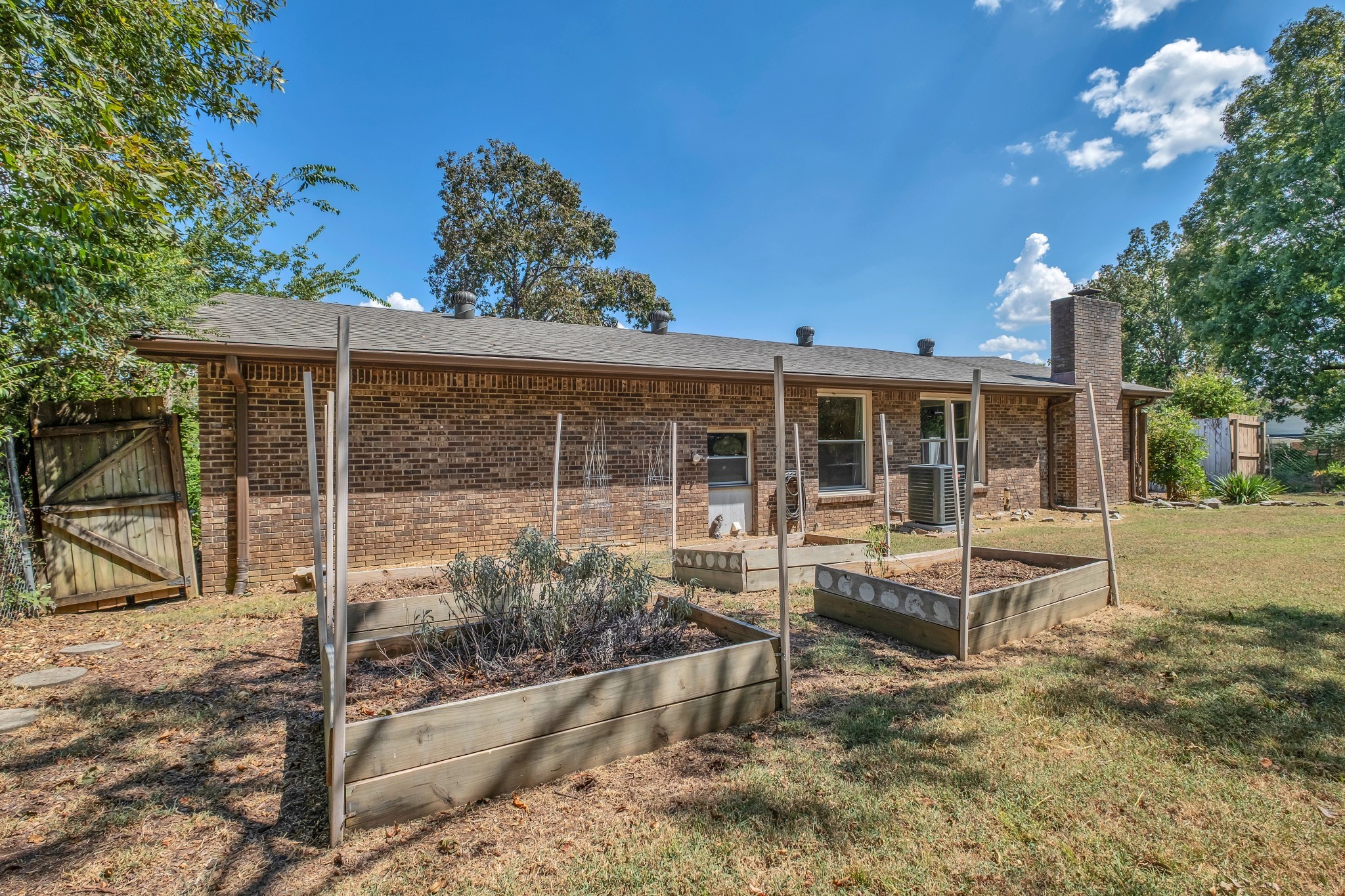 3808 Anderson Rd