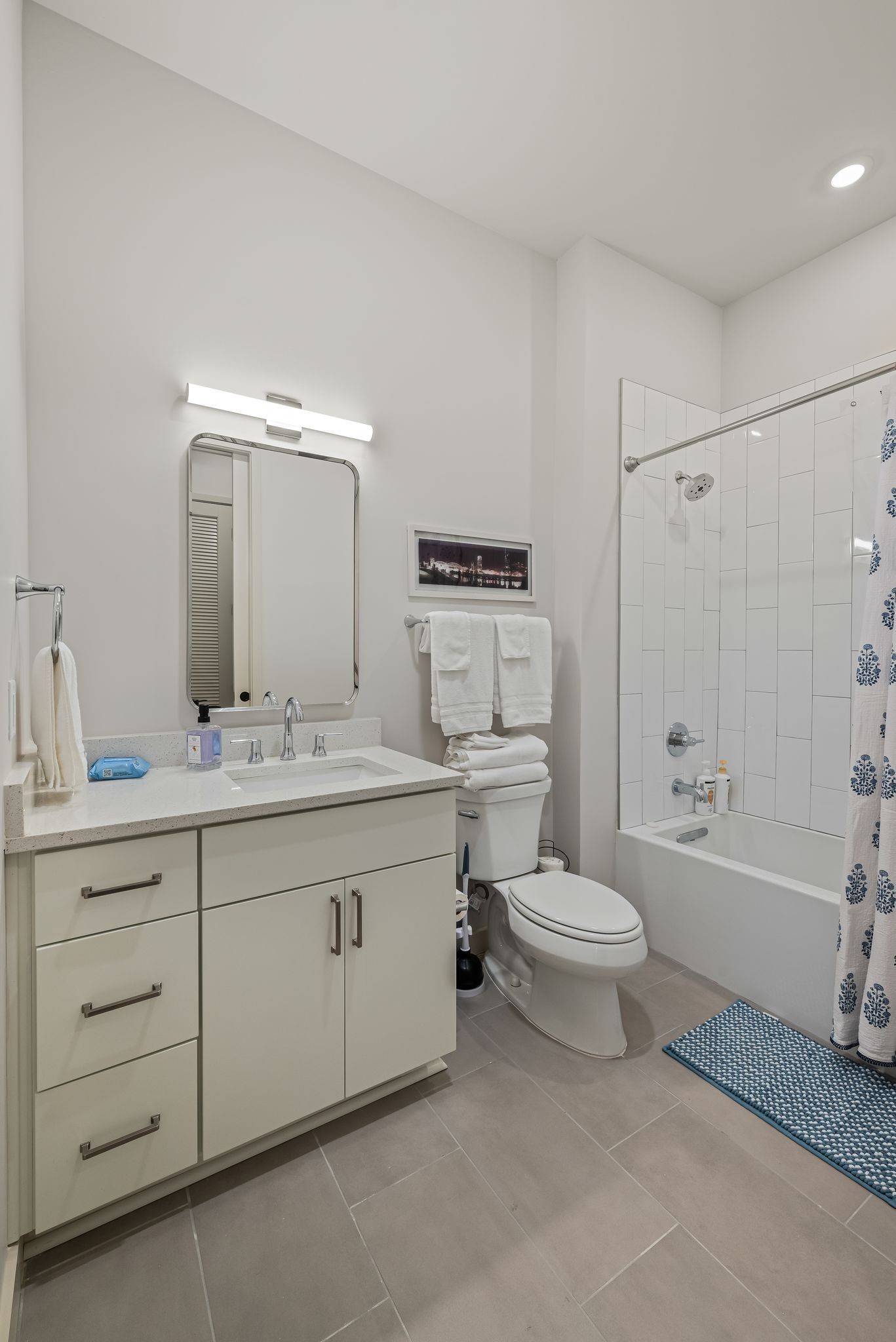 1014 16th Ave, S Unit: 210