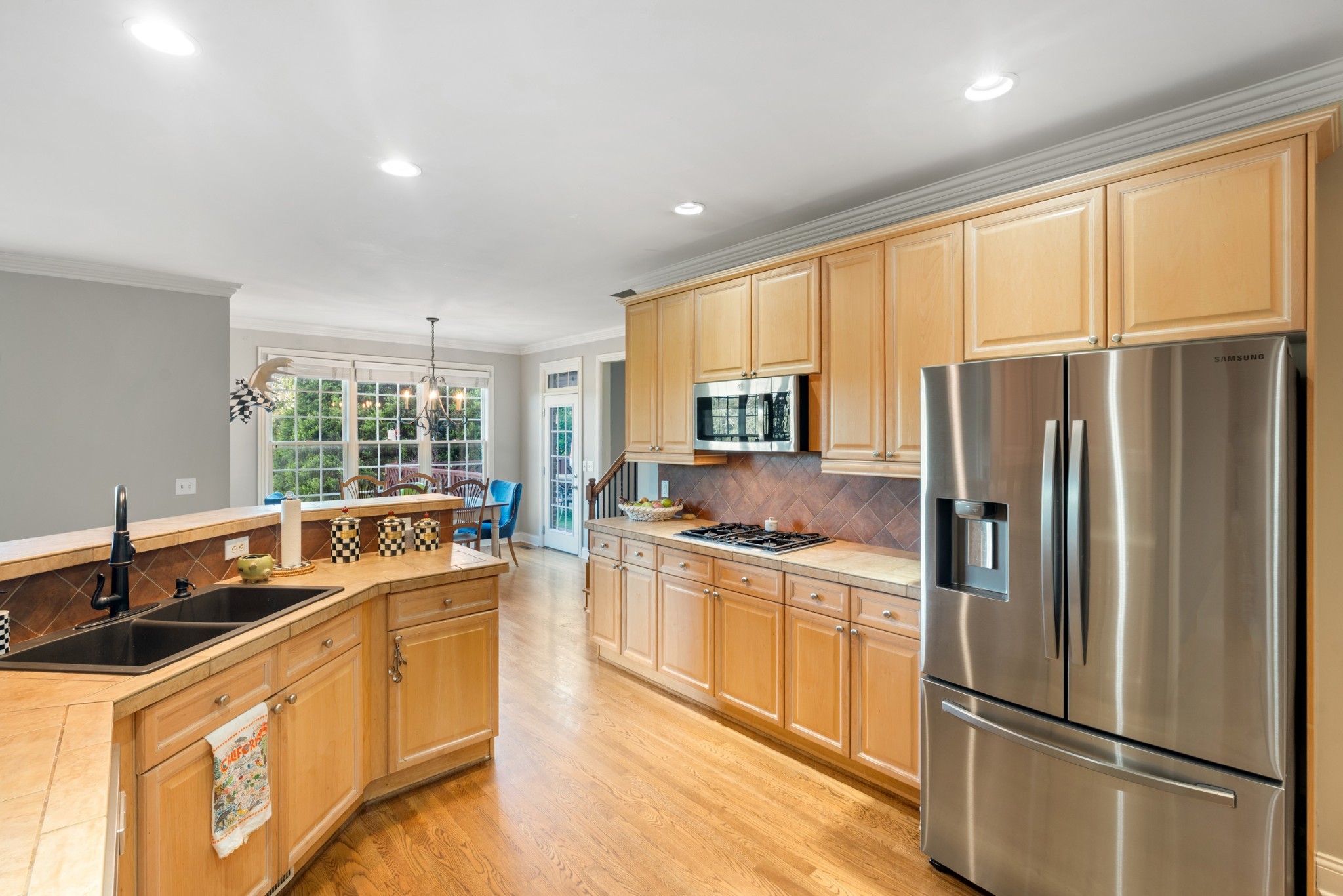 2425 Deerbourne Dr