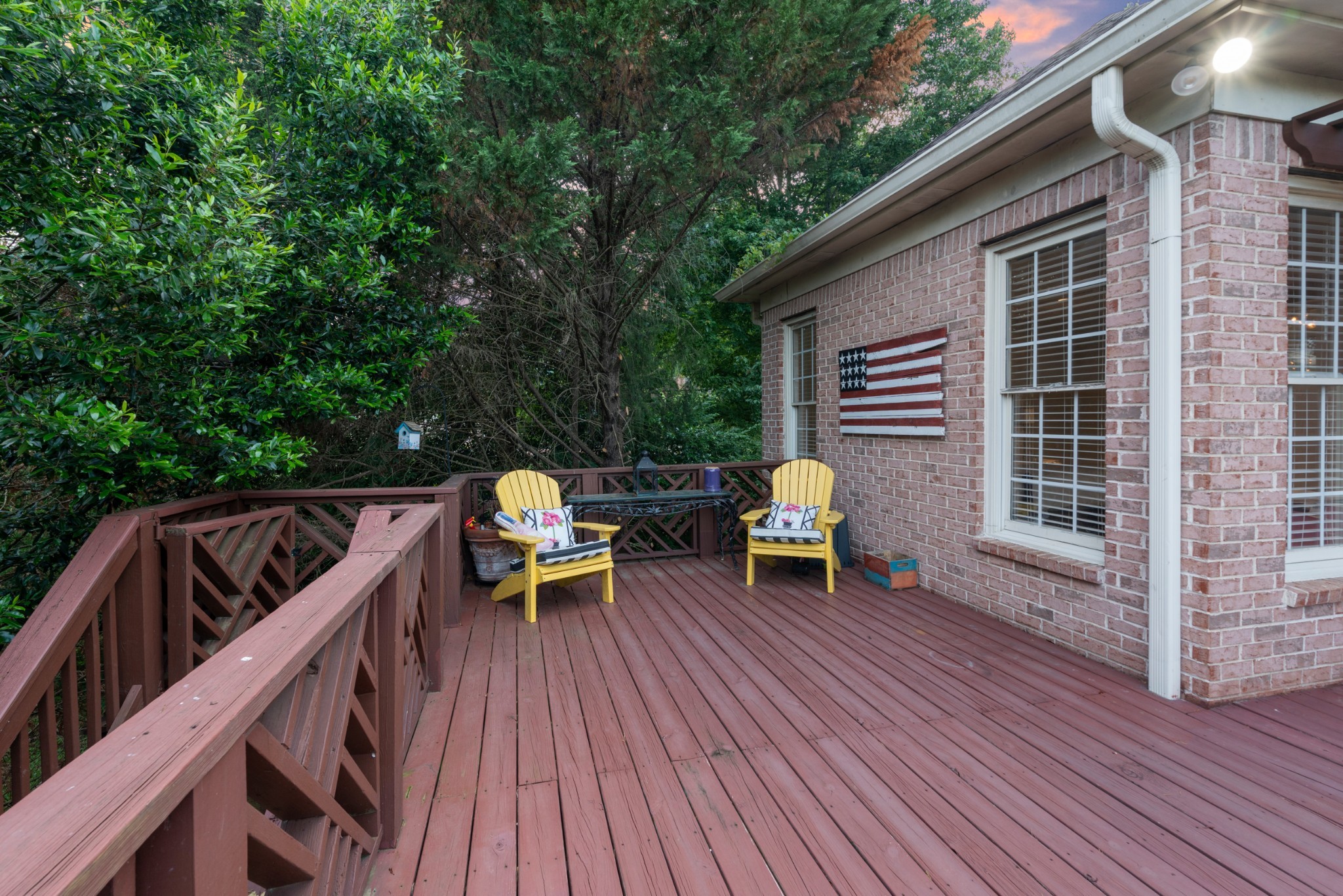 2425 Deerbourne Dr