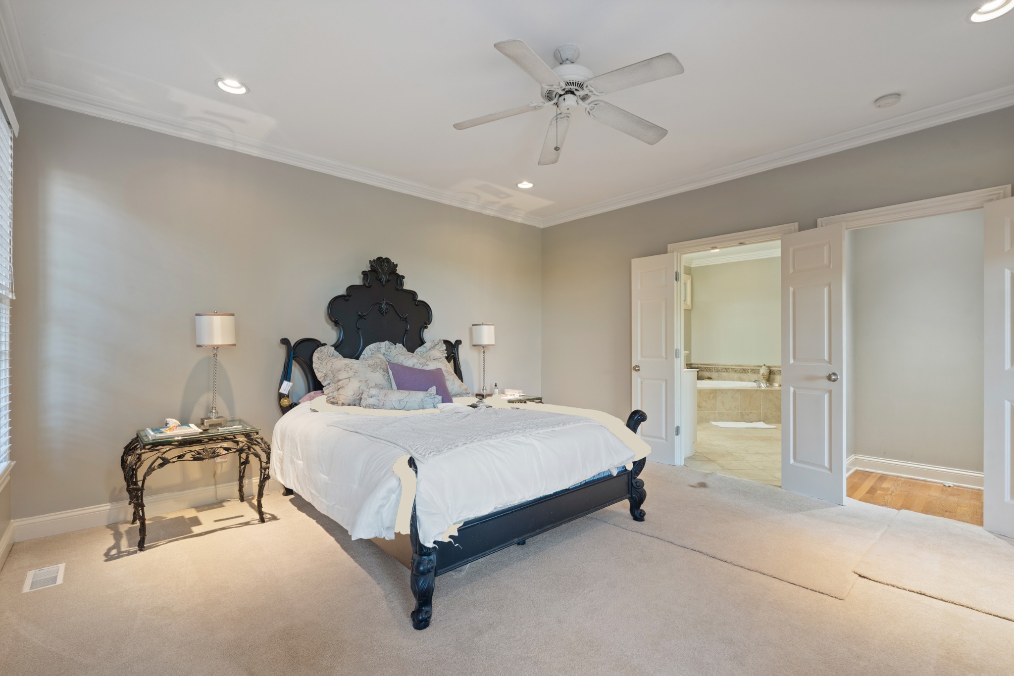 2425 Deerbourne Dr