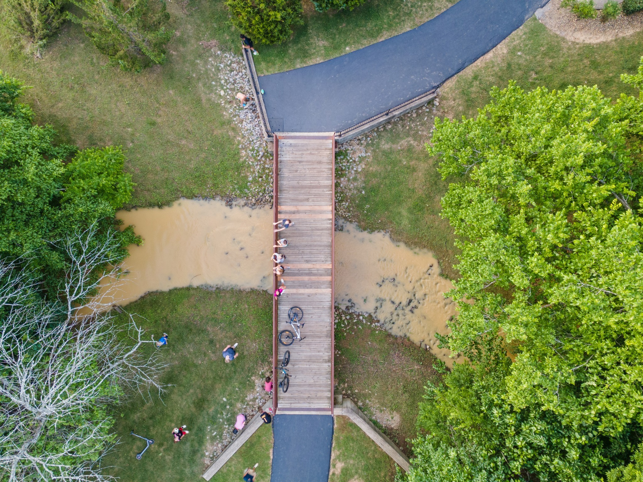 2425 Deerbourne Dr