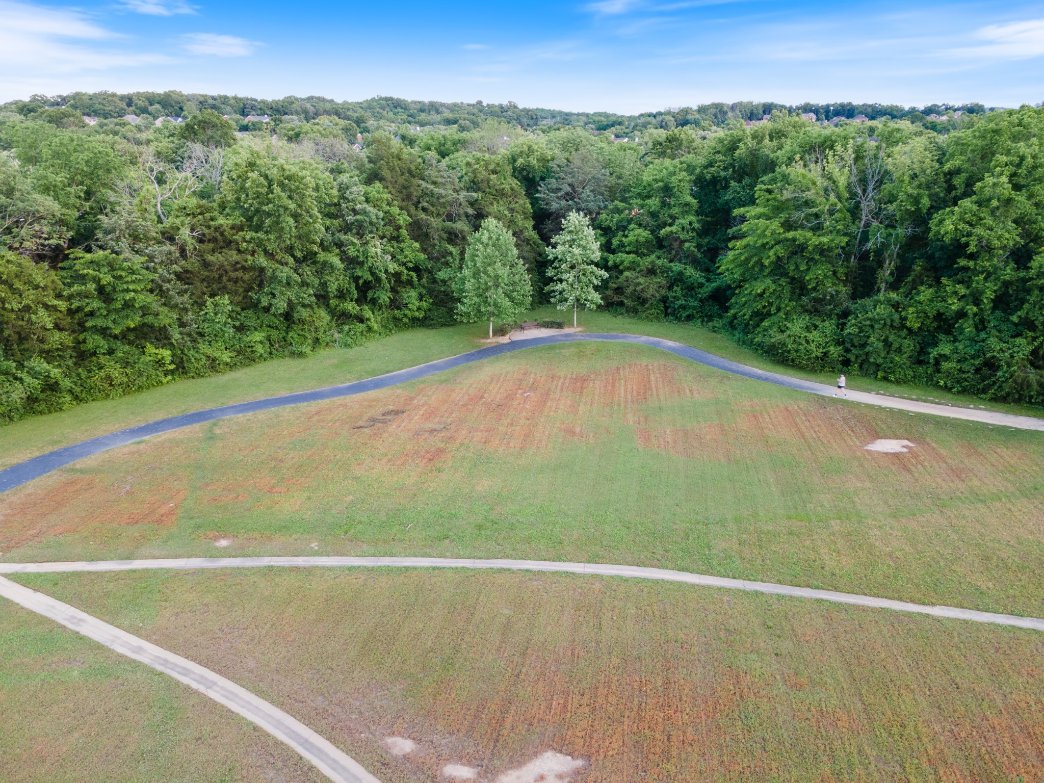 2425 Deerbourne Dr