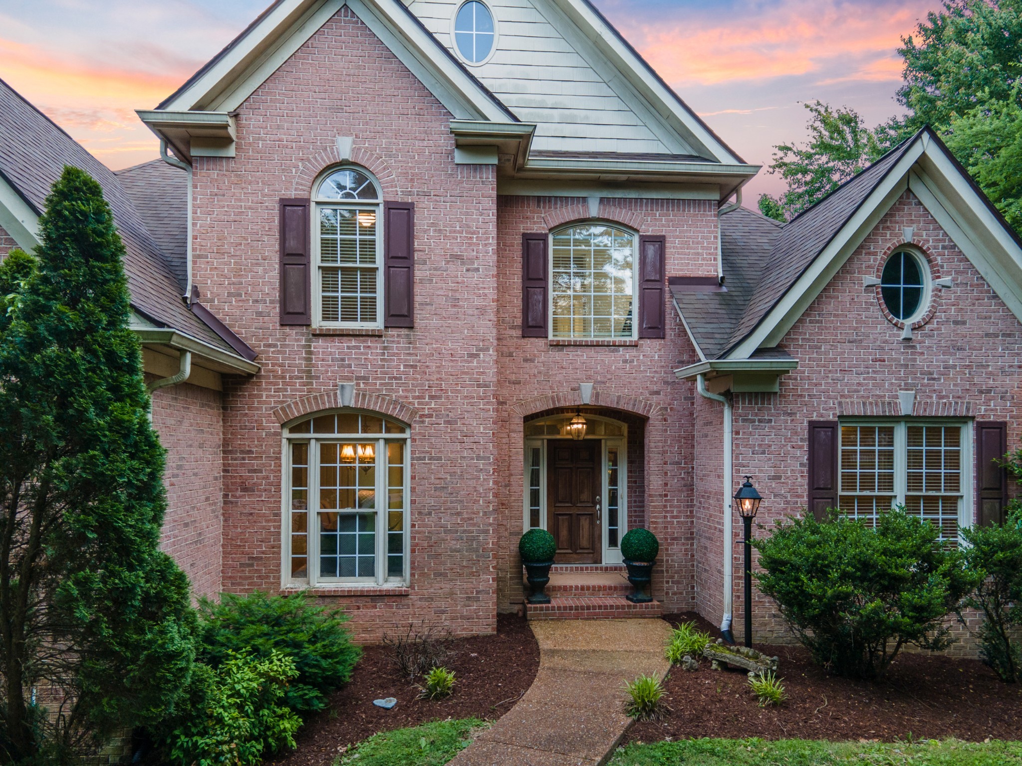 2425 Deerbourne Dr