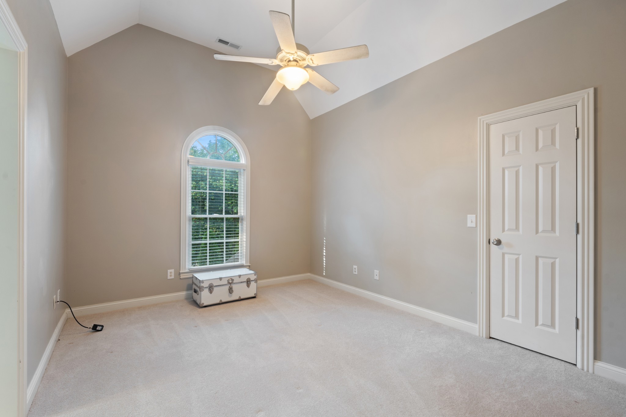 2425 Deerbourne Dr