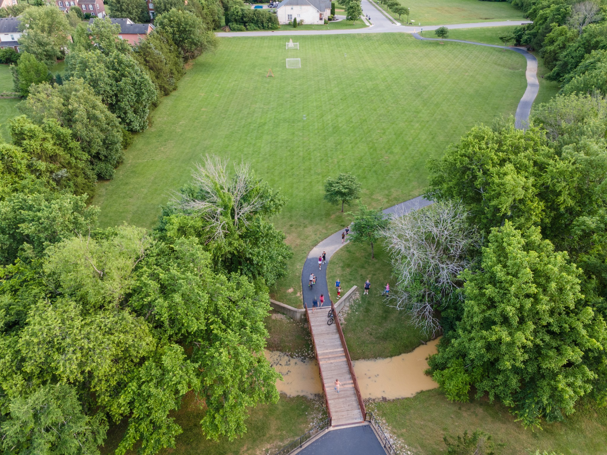 2425 Deerbourne Dr