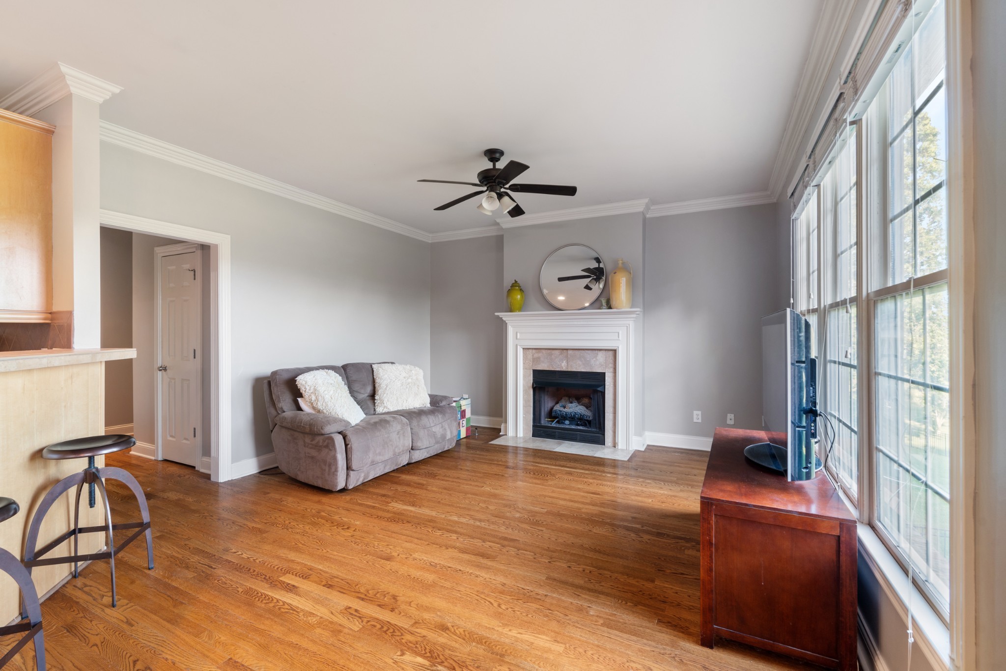 2425 Deerbourne Dr