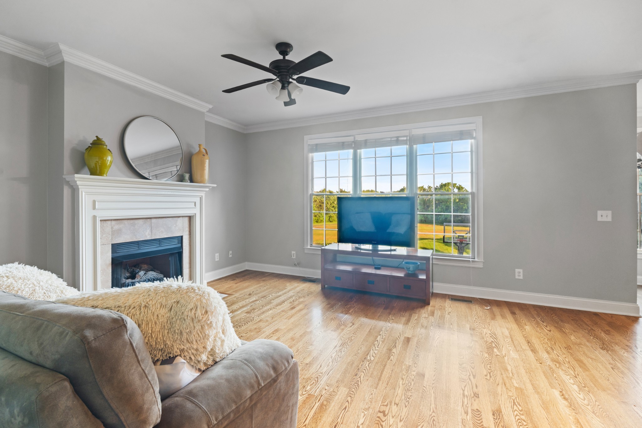 2425 Deerbourne Dr