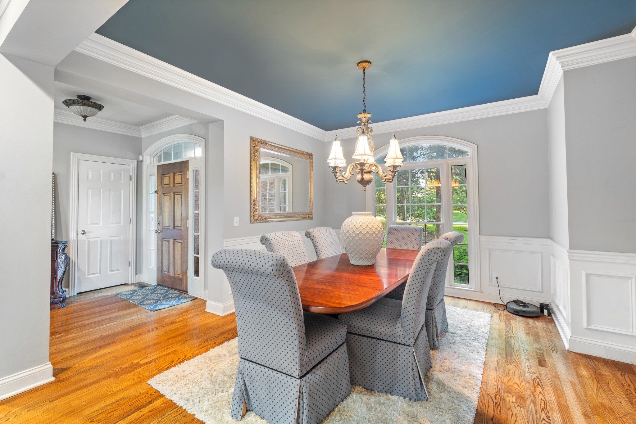 2425 Deerbourne Dr