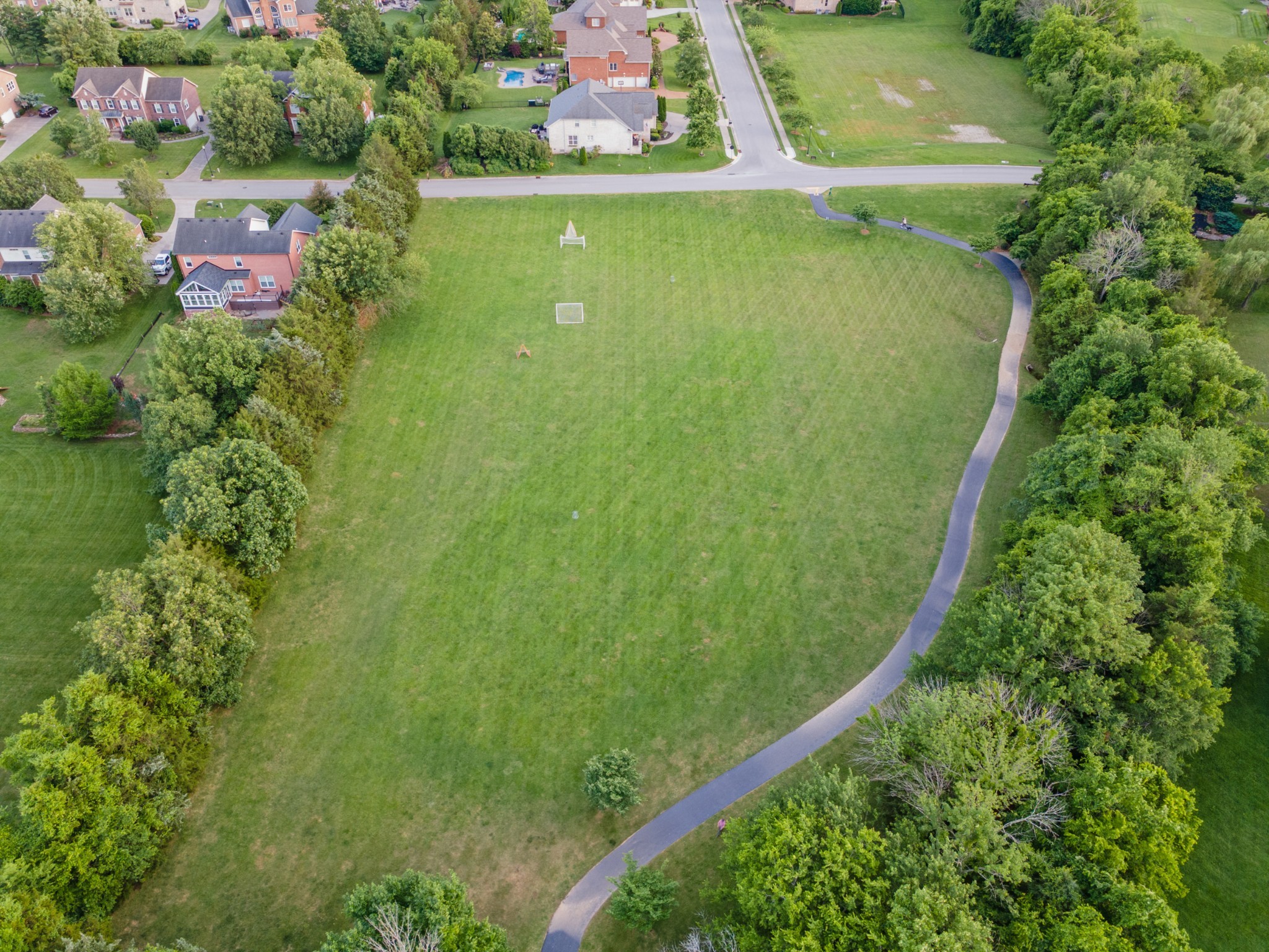 2425 Deerbourne Dr