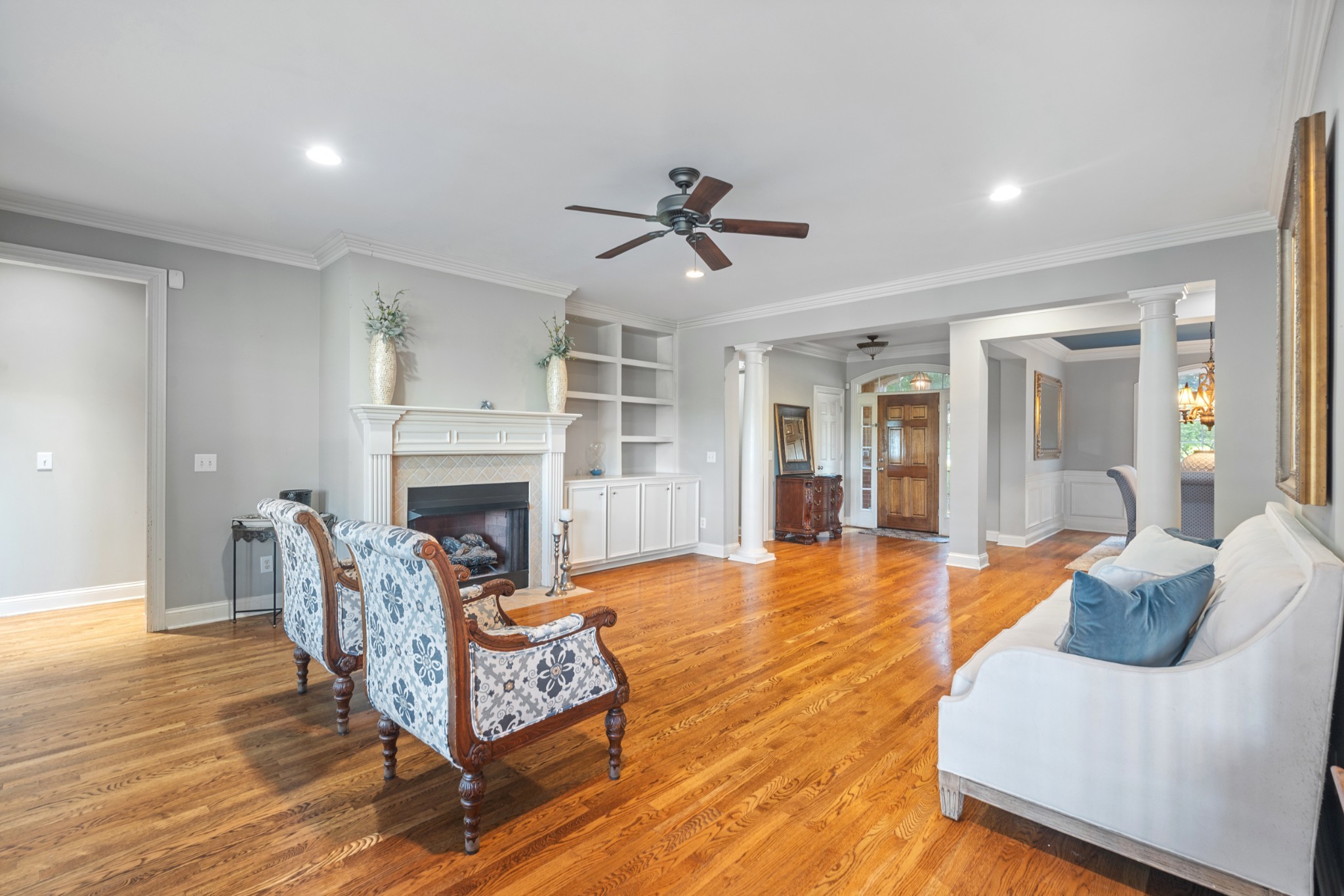 2425 Deerbourne Dr