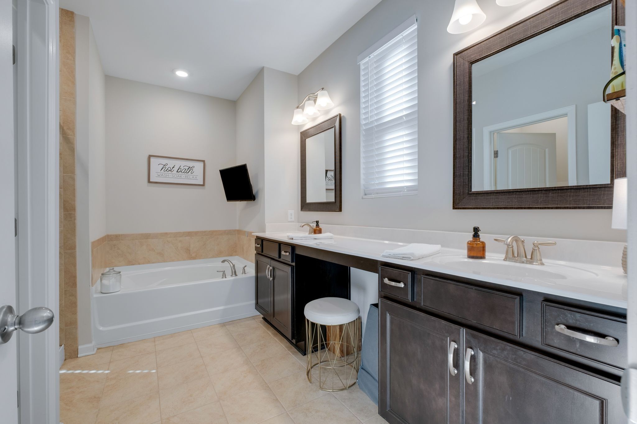 4973 Napoli Dr