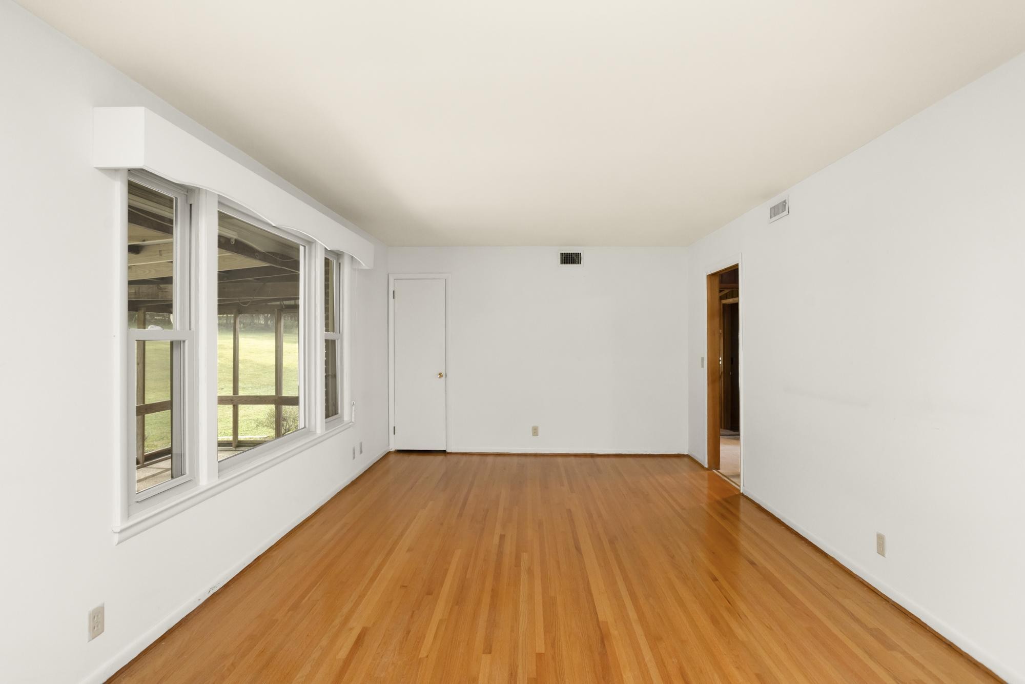118 Bay Dr