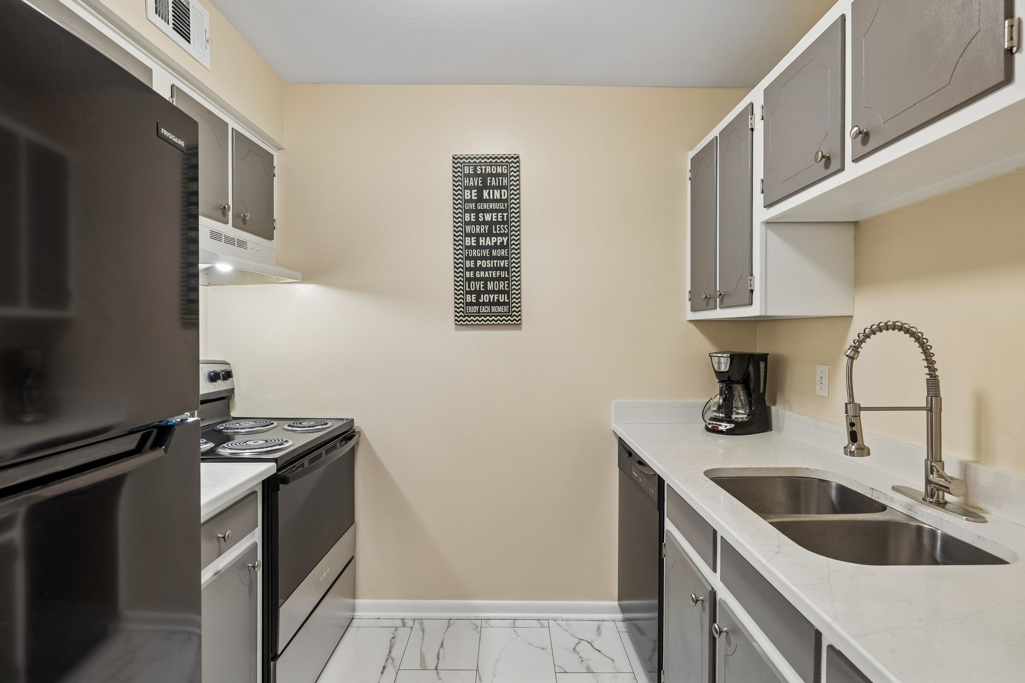 370 Wallace Rd Unit: A28