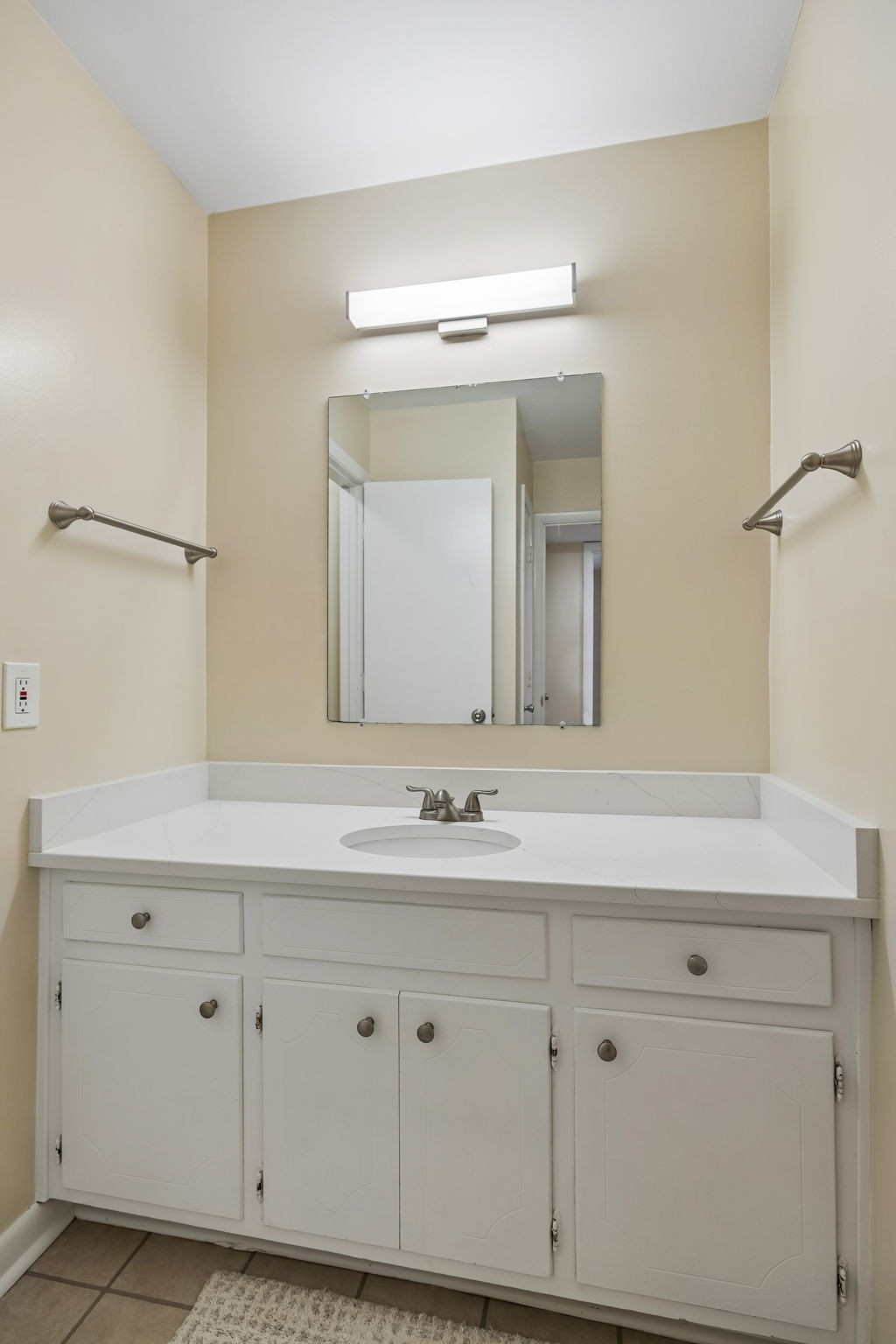 370 Wallace Rd Unit: A28