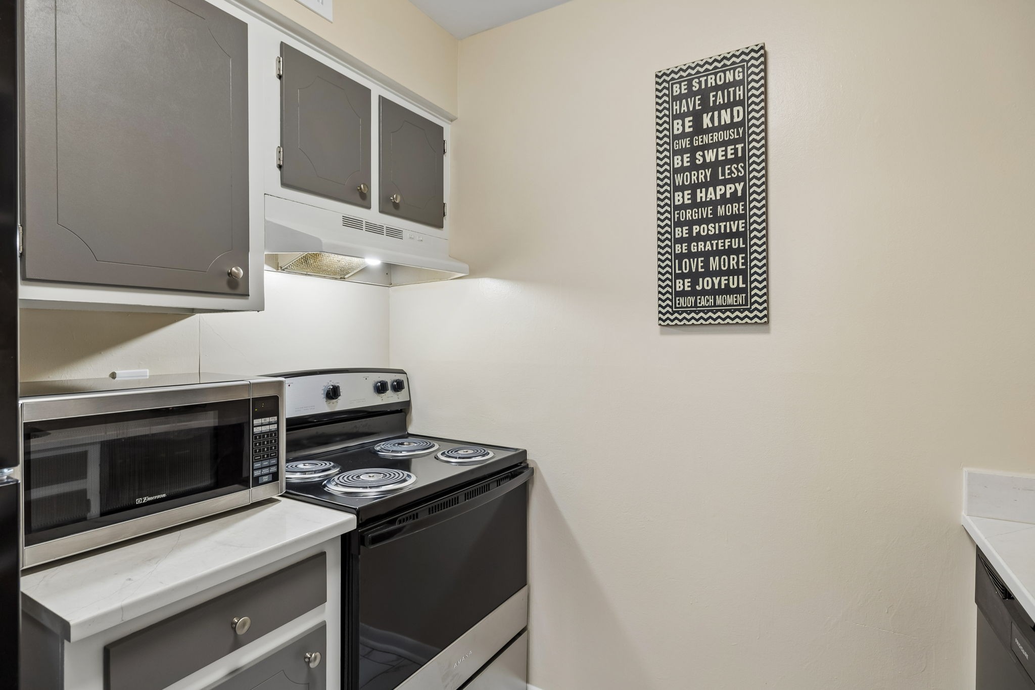 370 Wallace Rd Unit: A28