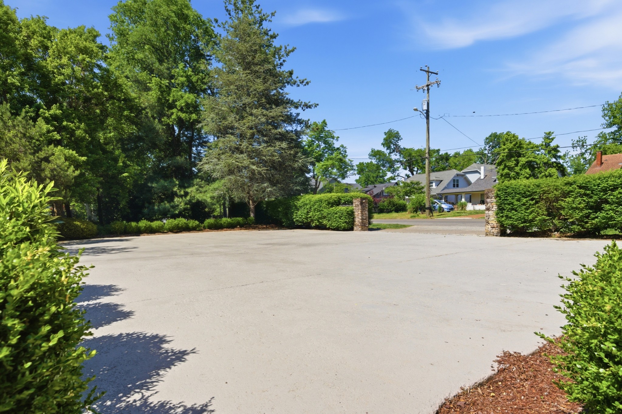 135B Woodmont Blvd
