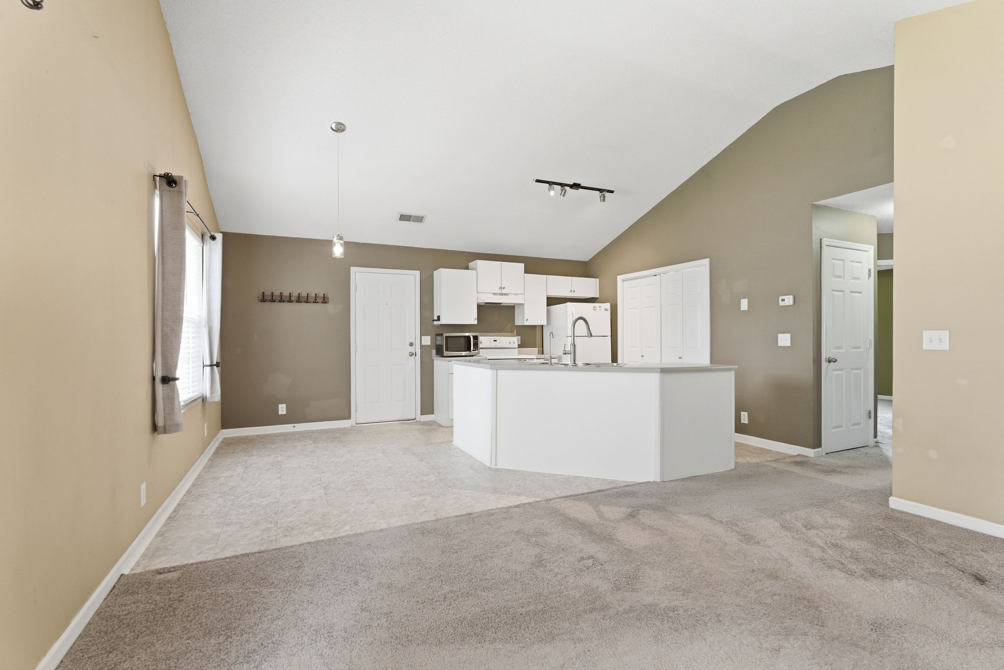 5095 Cornelius Dr