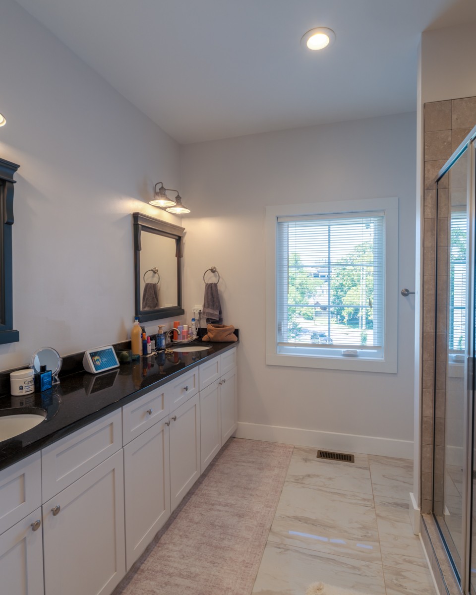1209 Hawkins St Unit: 2