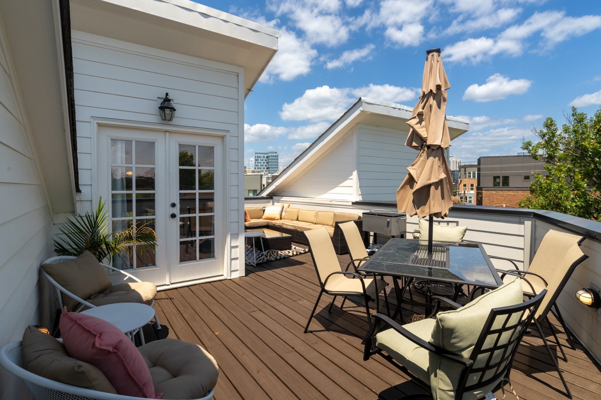 1209 Hawkins St Unit: 2