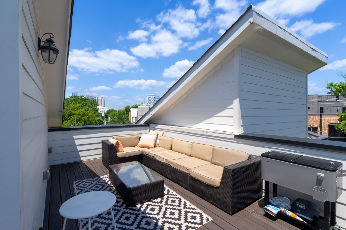 1209 Hawkins St Unit: 2