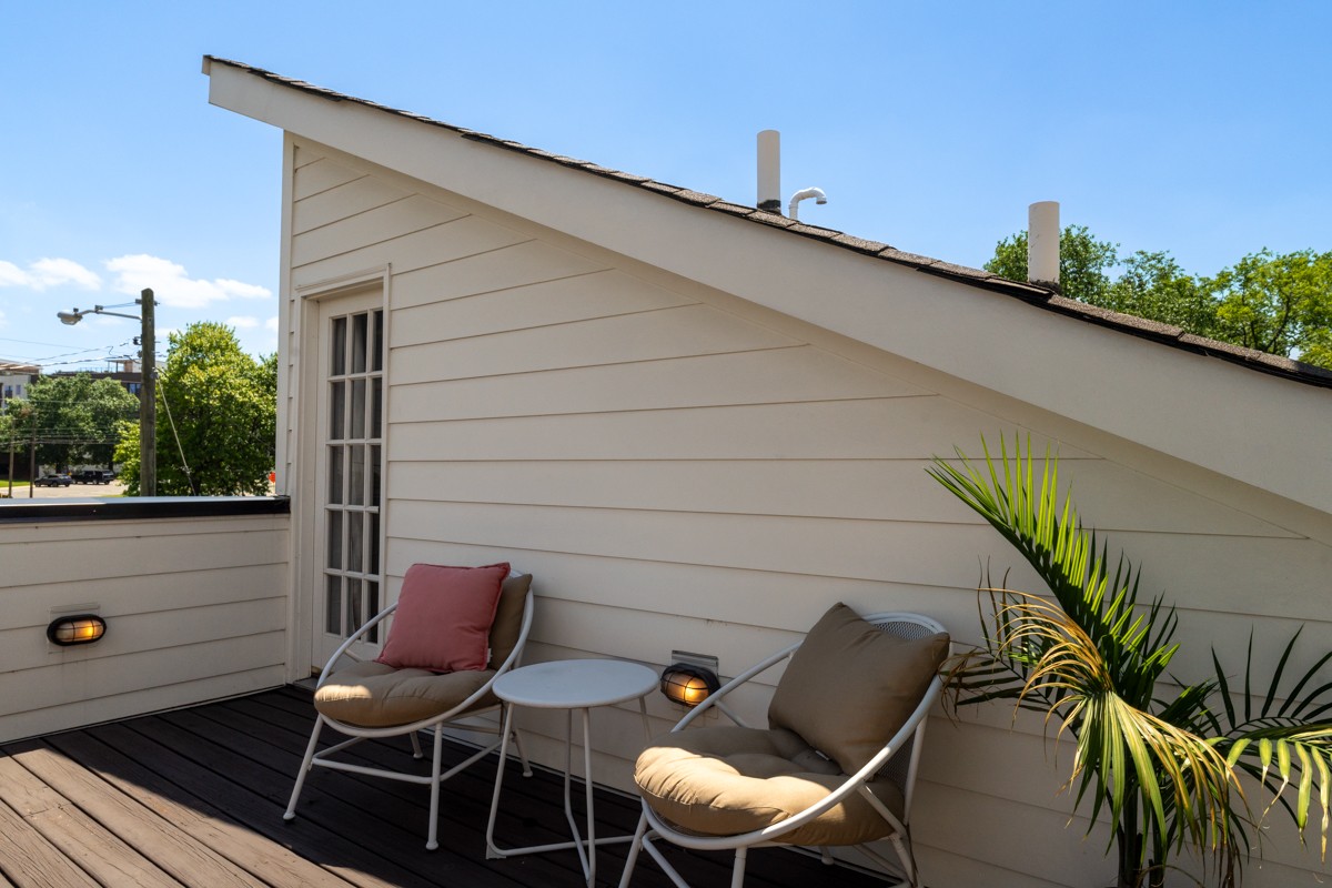 1209 Hawkins St Unit: 2