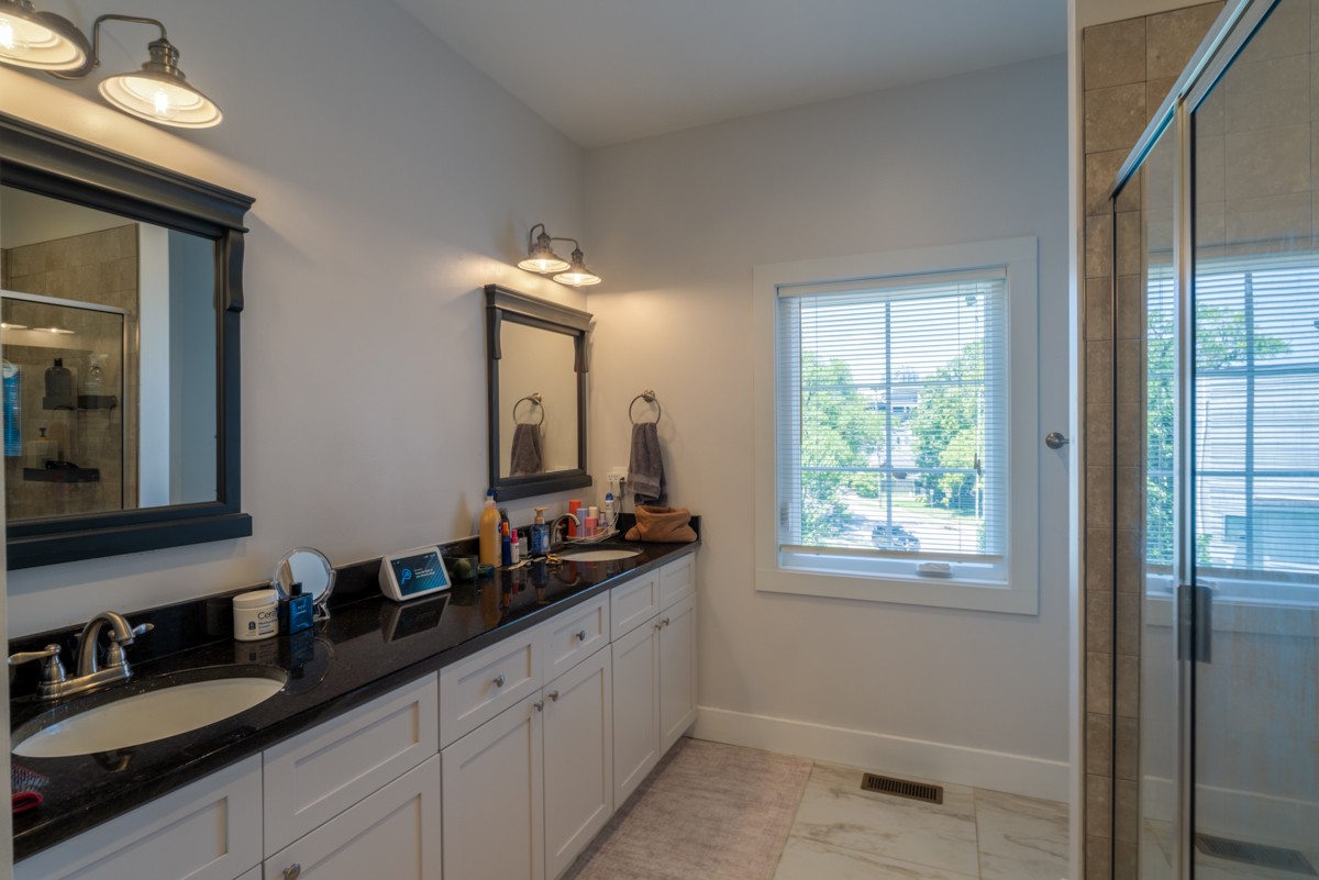 1209 Hawkins St Unit: 2