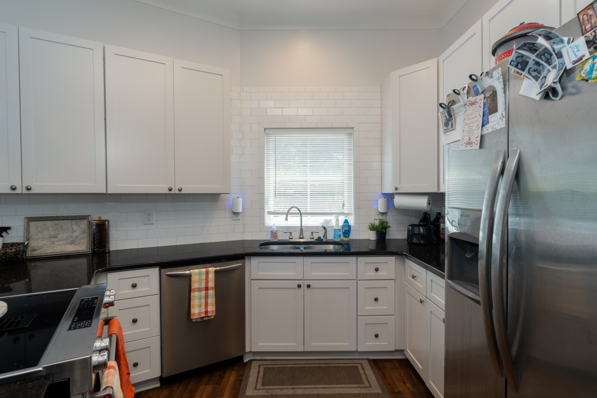 1209 Hawkins St Unit: 2