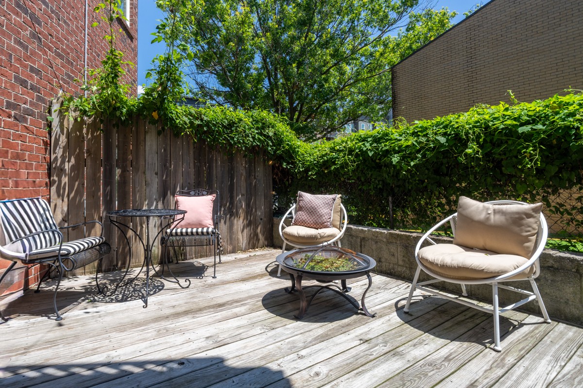 1209 Hawkins St Unit: 2