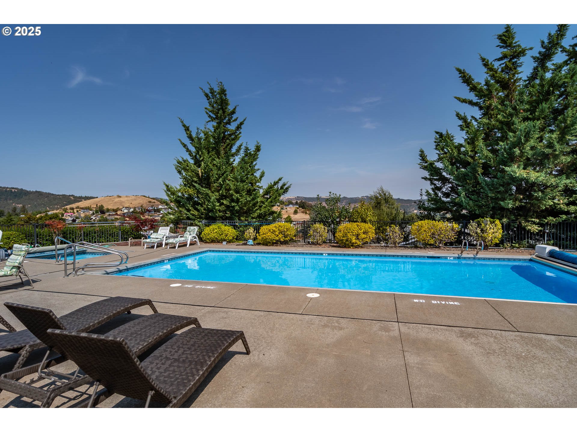 110 MORNING CREST CT