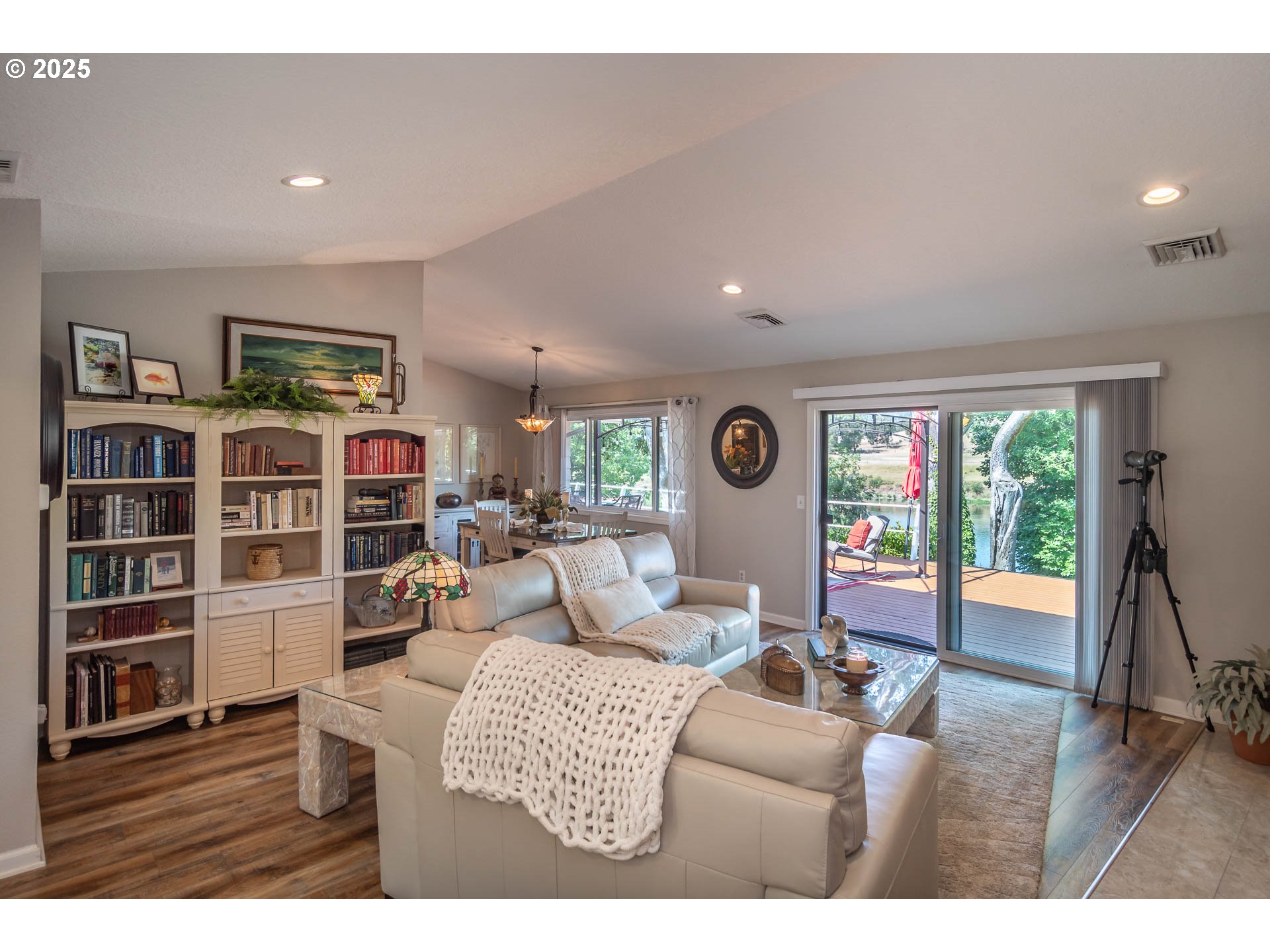 1036 ECHO DR