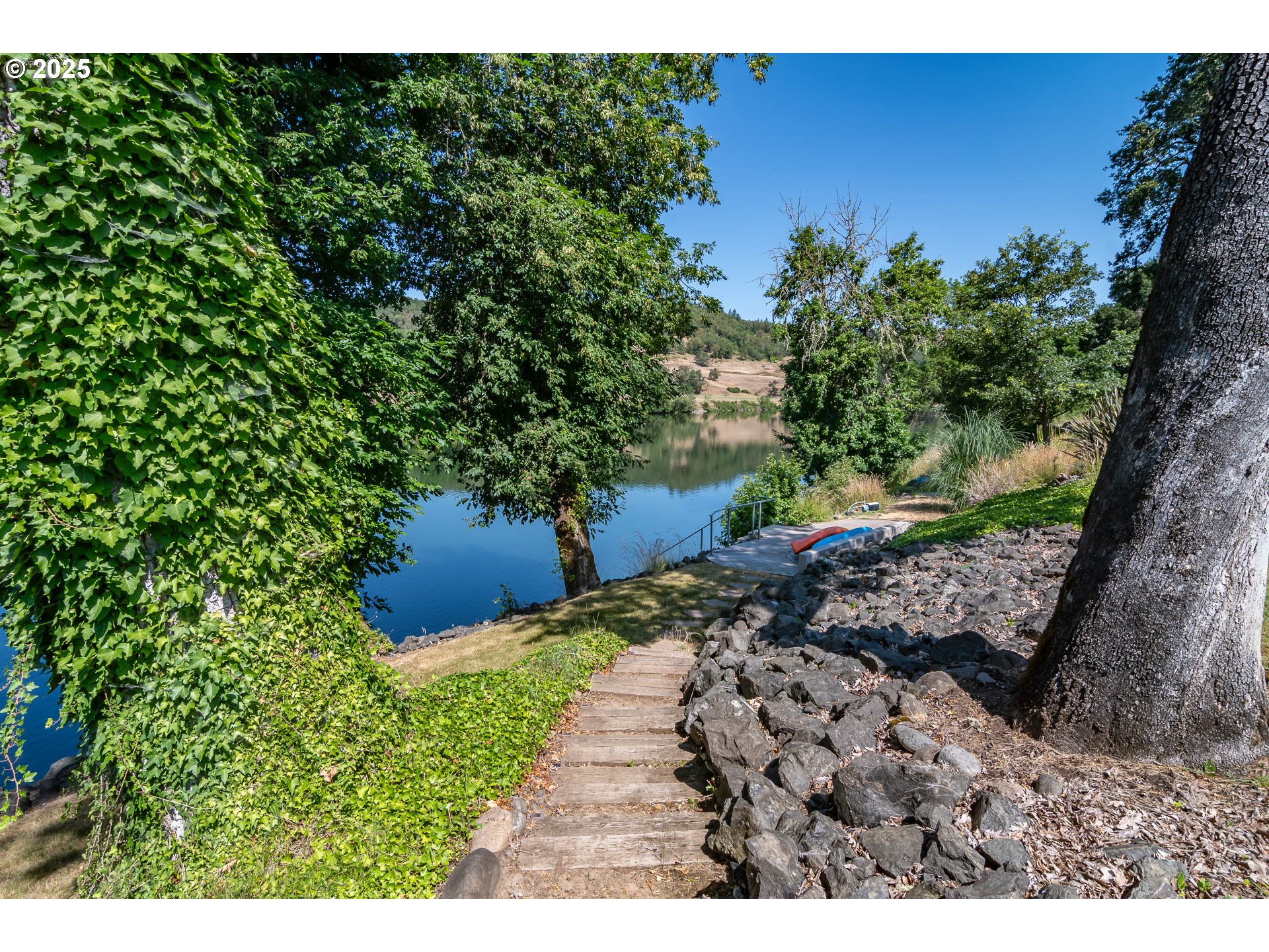 1036 ECHO DR