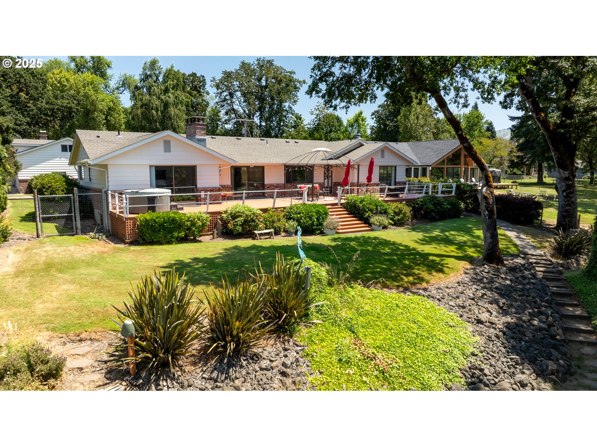1036 ECHO DR