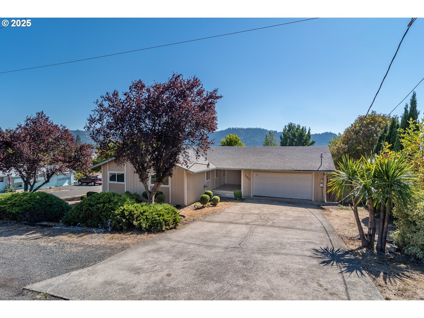 310 NW LOST LN