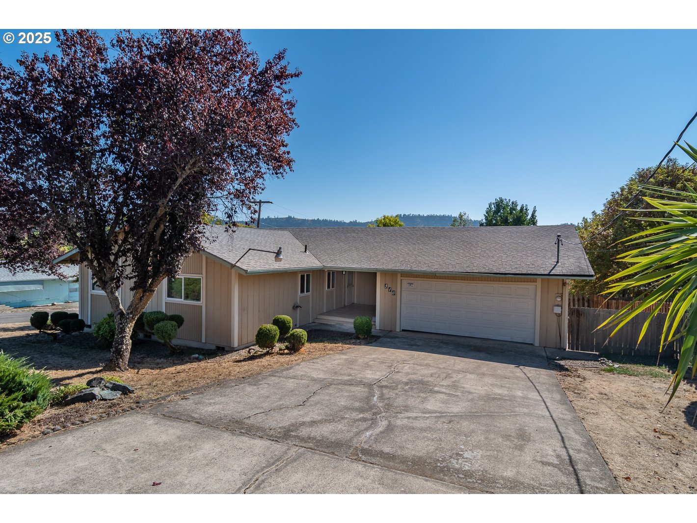 310 NW LOST LN