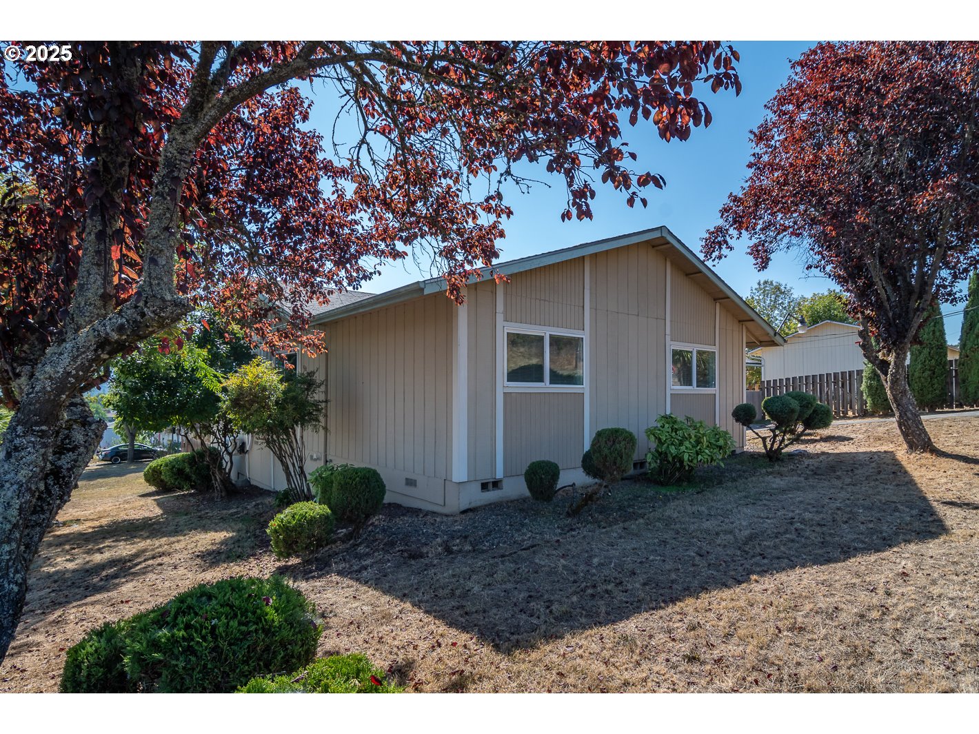 310 NW LOST LN