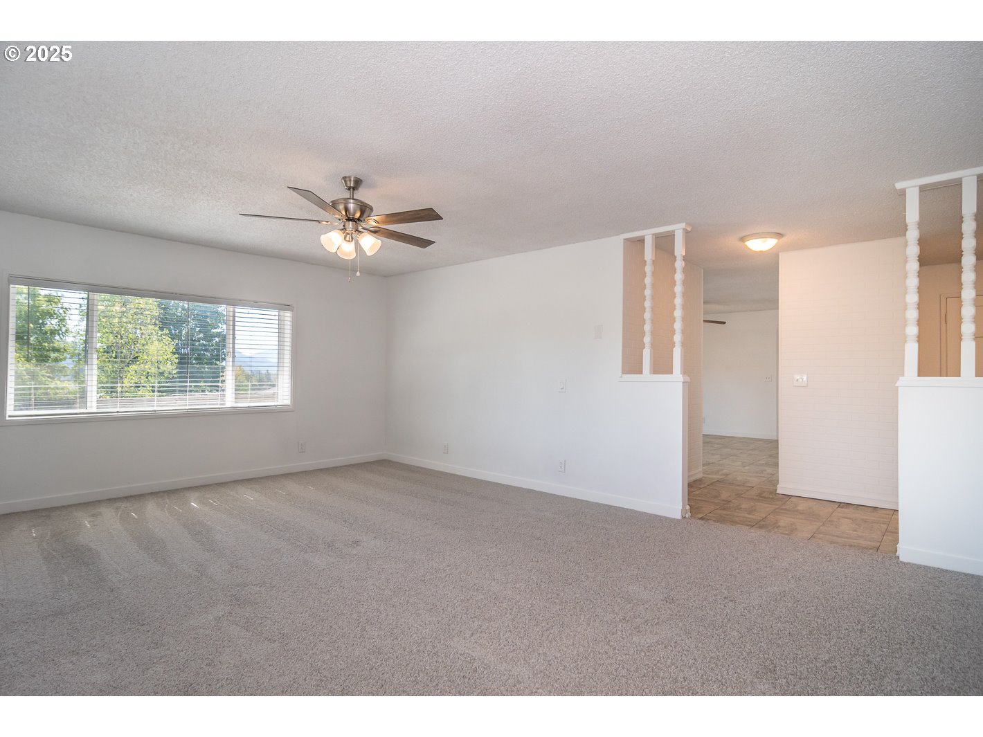 310 NW LOST LN
