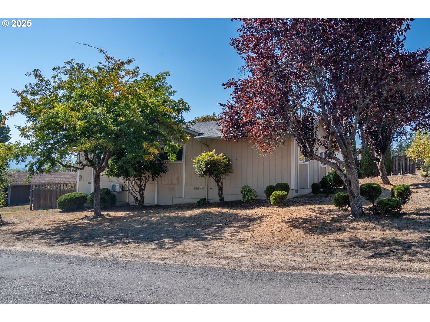 310 NW LOST LN