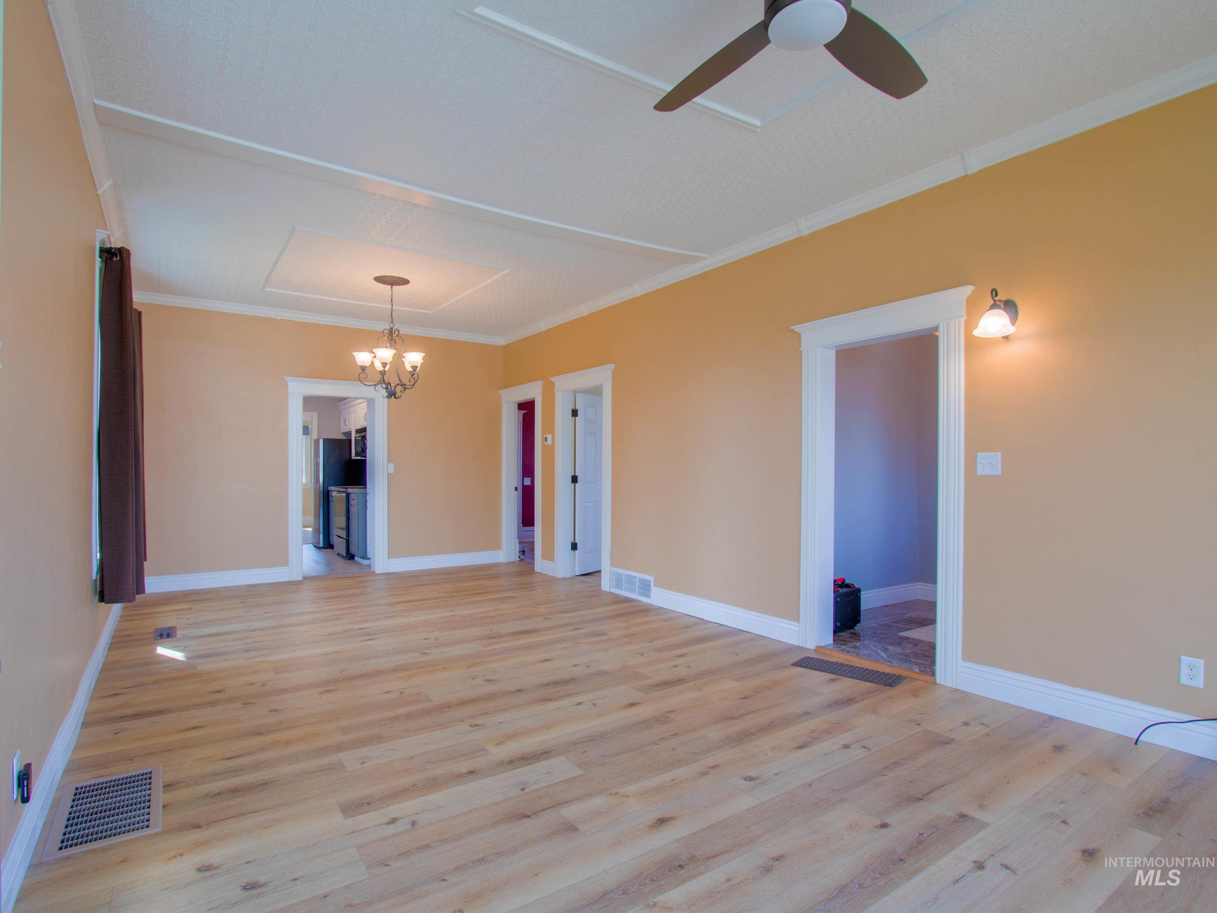 455 W Idaho