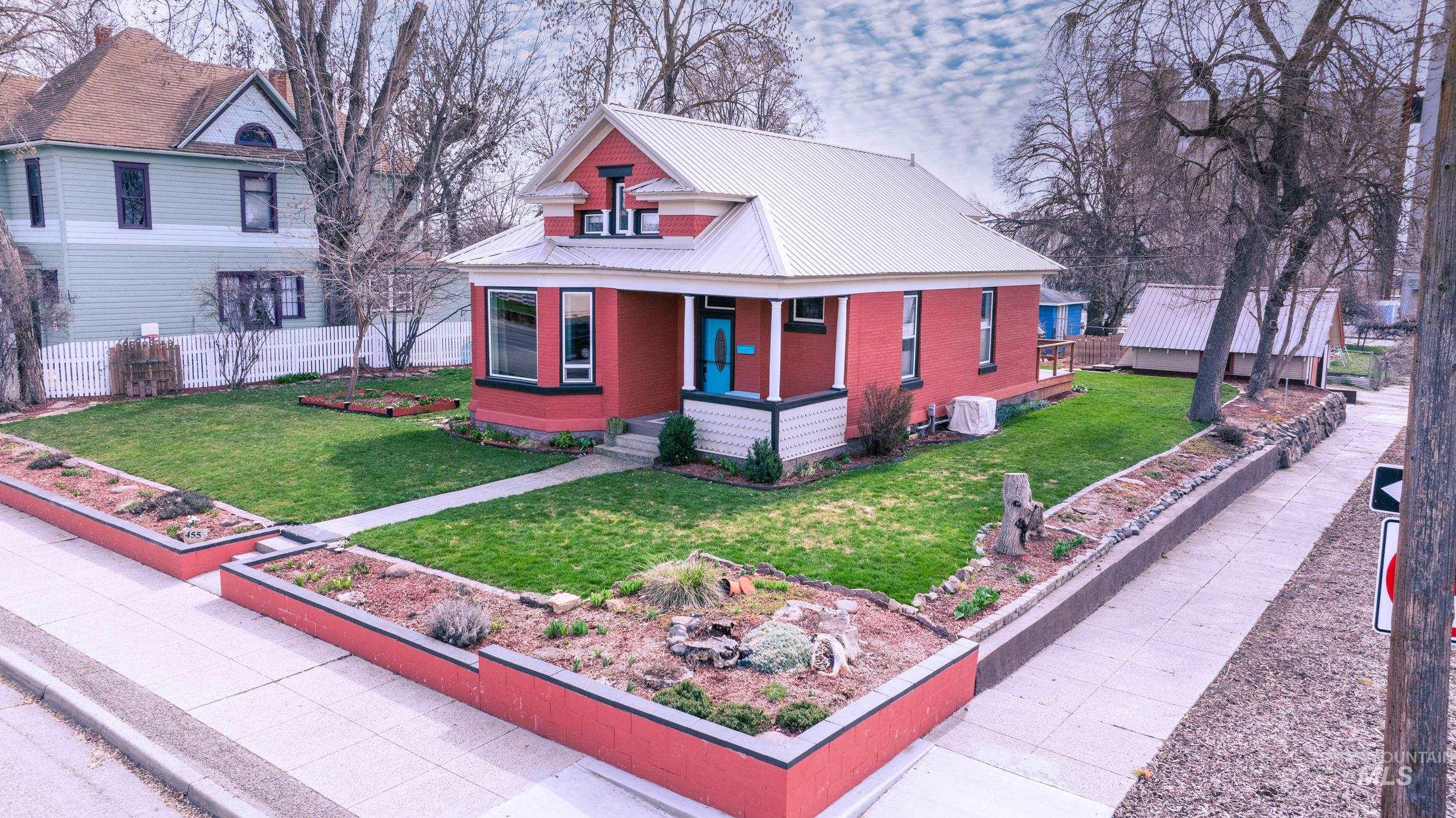 455 W Idaho