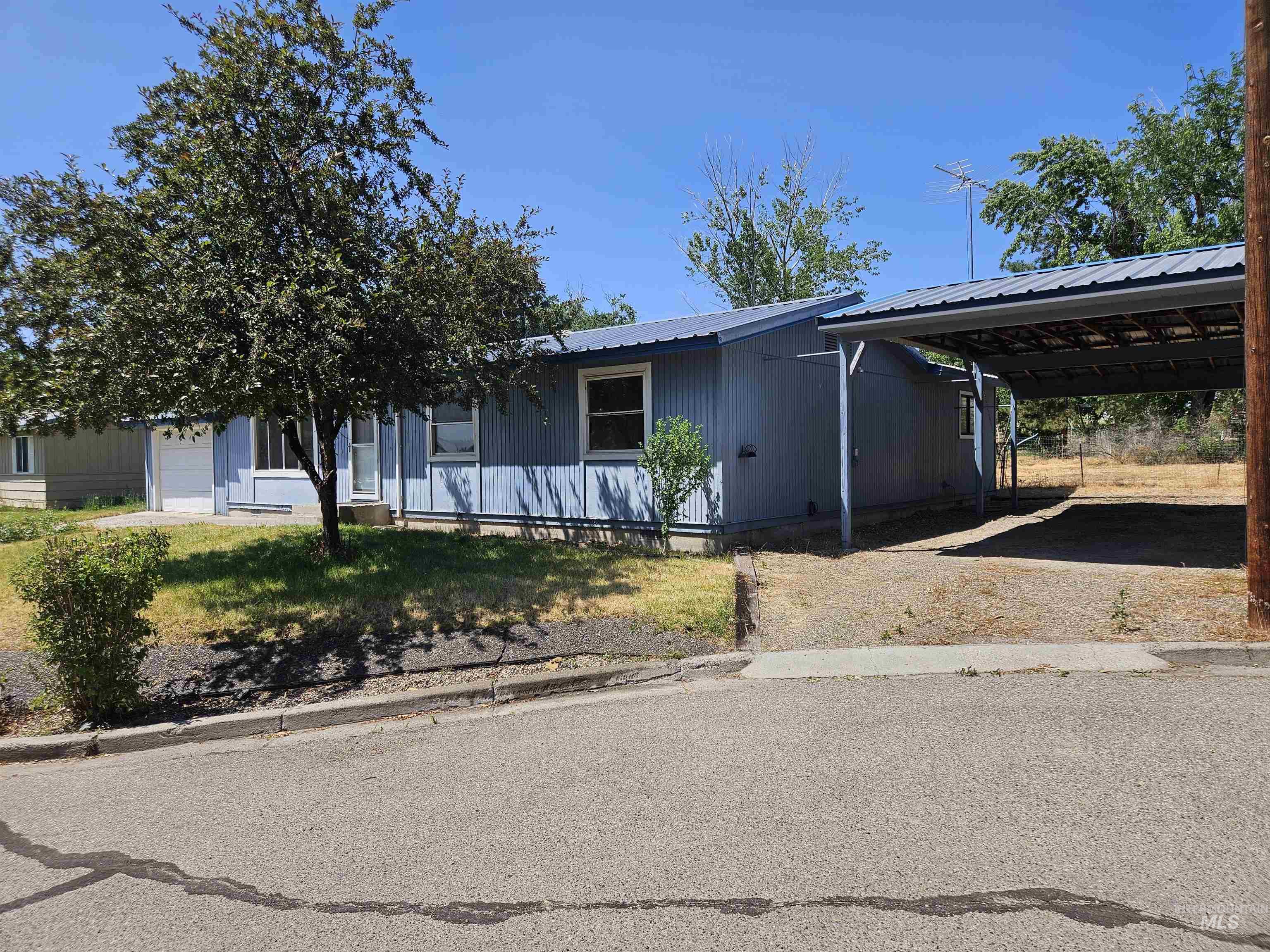 682 Whiting Avenue