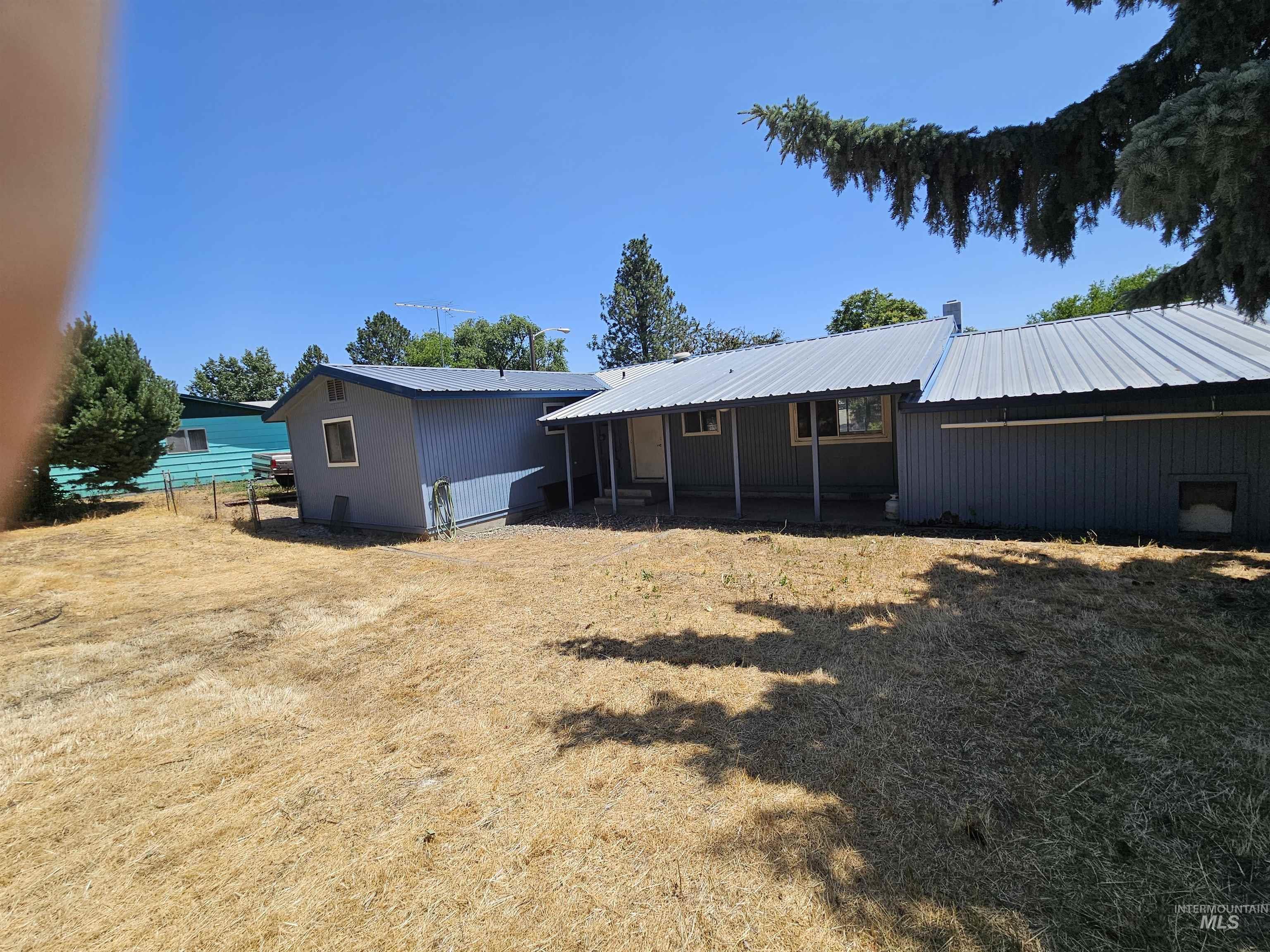 682 Whiting Avenue