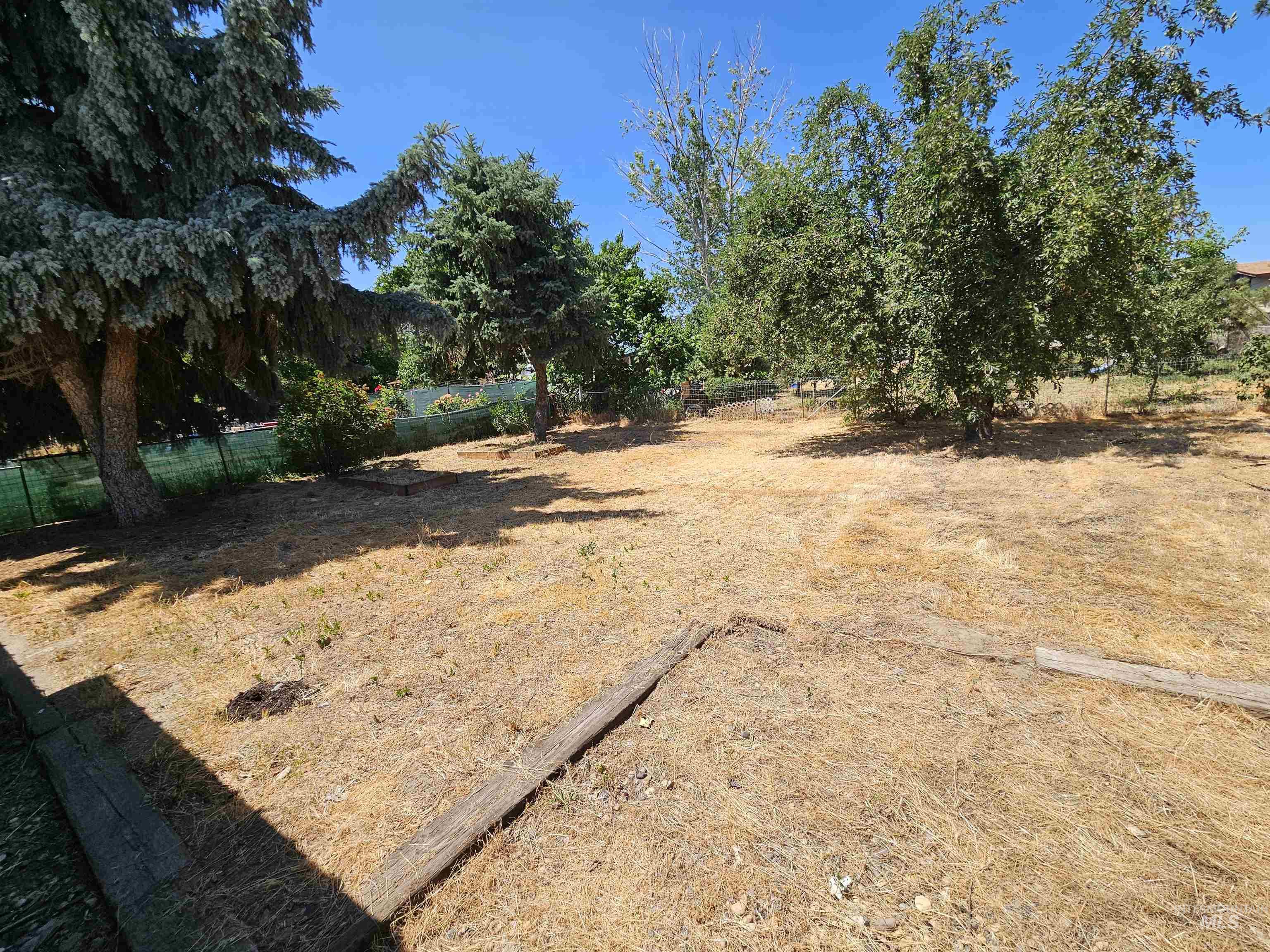 682 Whiting Avenue