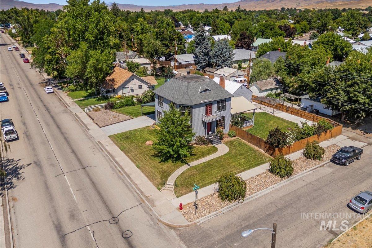 304 W Main