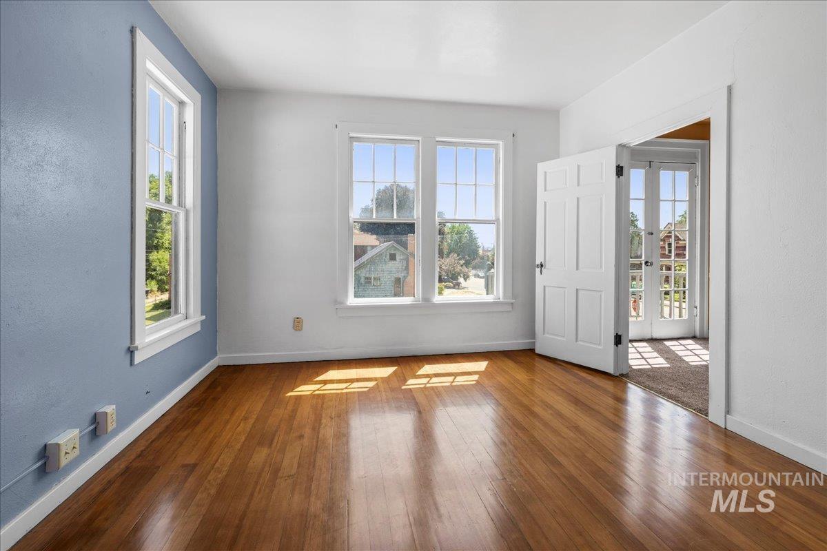 304 W Main