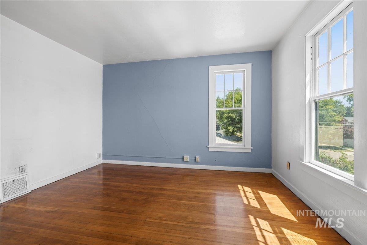 304 W Main