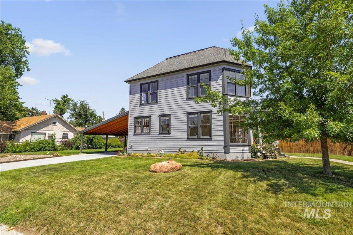 304 W Main