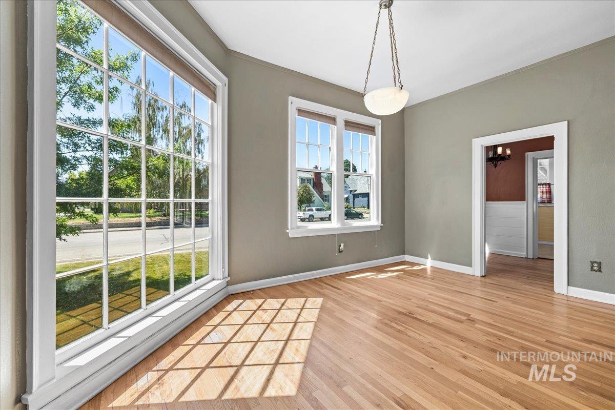 304 W Main